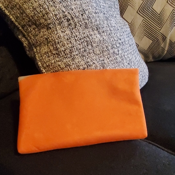 Handbag - Picture 2 of 6